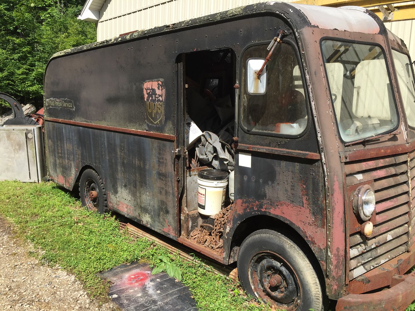Customs 1951 UPS Truck The H.A.M.B.